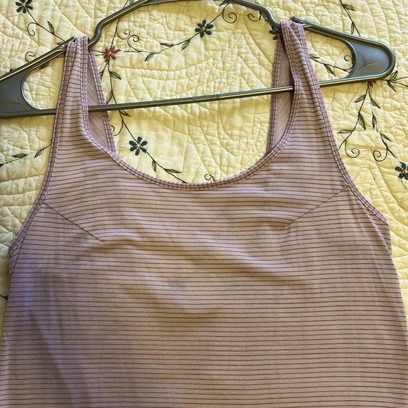 20 OFF BUNDLES! Lululemon Athletica Tank Top Sleeveless Tee. Purple & Gray M - Picture 3 of 8